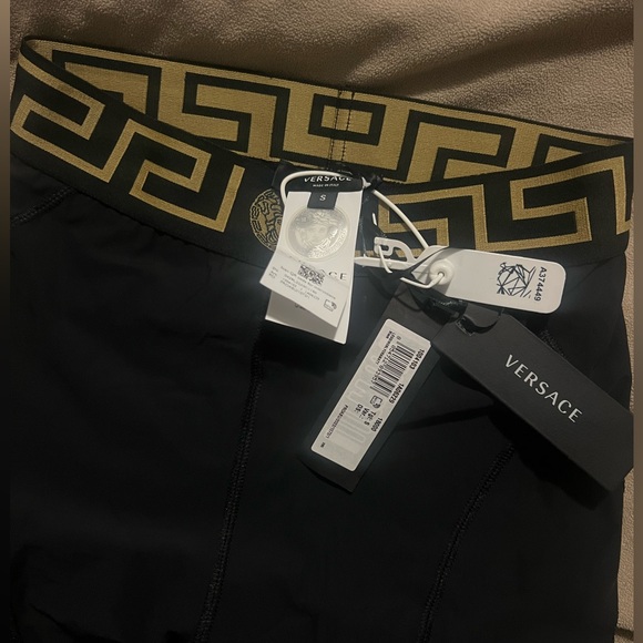 Versace
Stretch Fabric leggings With Greca Detail Woman authentic - Picture 4 of 6